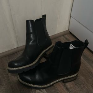 Universal Threads booties. In a size 7.5